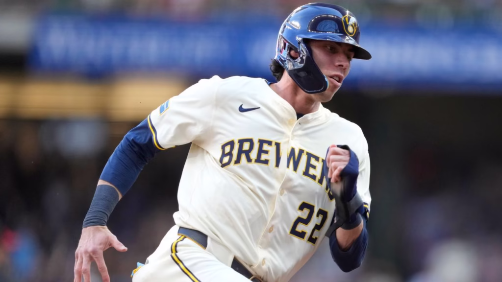 Christian Yelich (back soreness) returns to Brewers' lineup