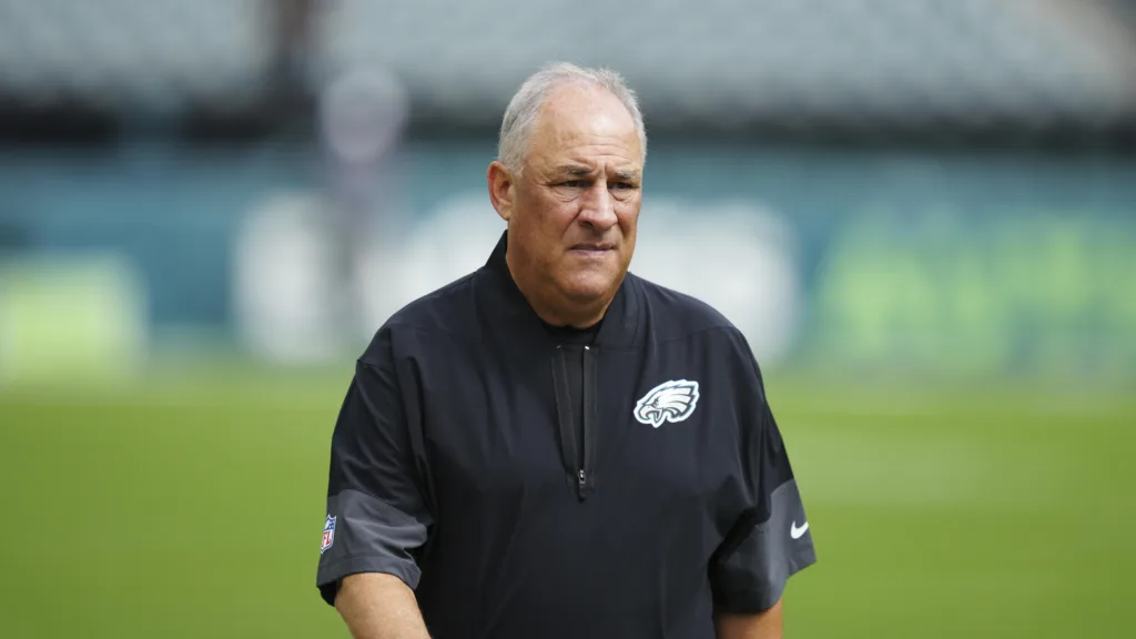 Eagles' Vic Fangio Says Jalen Carter Must 'Round into Better Shape' During 2025 Season