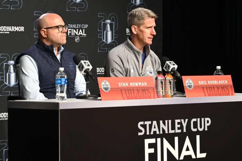 Former Blackhawks GM Stan Bowman Has Pressure To Sign NHL's Best Player