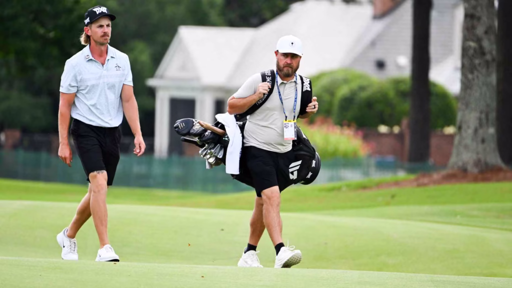How Jake Knapp ended up with this big-time caddie on the bag