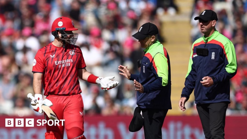 Liam Livingstone protesting to the umpire after being given out LBW.