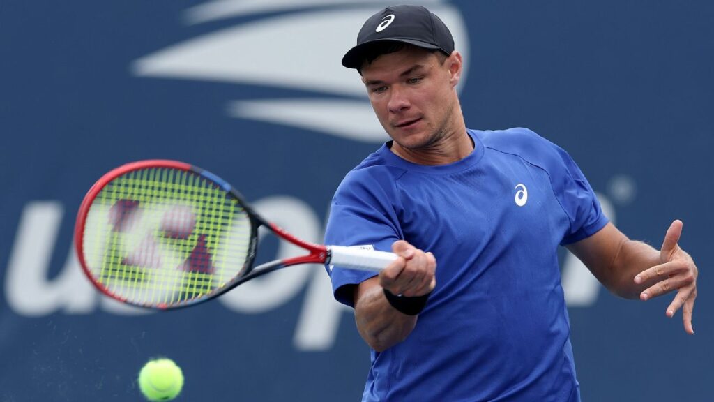 Man apologizes for taking Majchrzak's hat from young fan at US Open