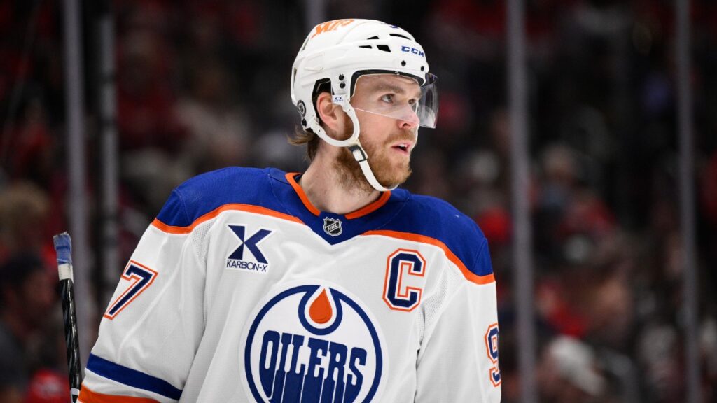 Oilers' Connor McDavid discusses season, contract: 'I've got lots to prove'