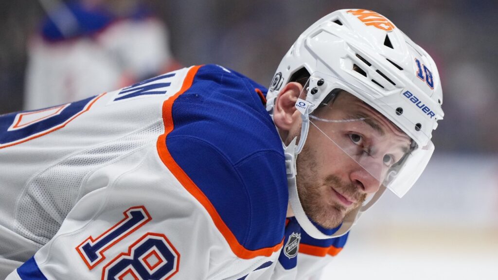 Oilers' Zach Hyman yet to shoot puck amid rehab from wrist injury