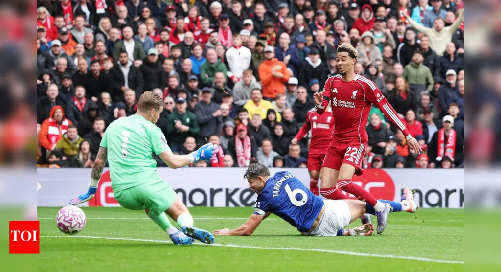 Premier League: Liverpool down Everton to maintain perfect start | Football News