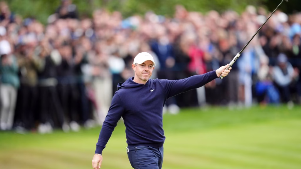 Rory McIlroy drains long putt for eagle on 18 at BMW PGA Championship 2025