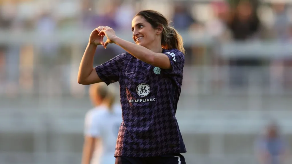 Savannah DeMelo thanks staff as Racing-Reign rescheduled