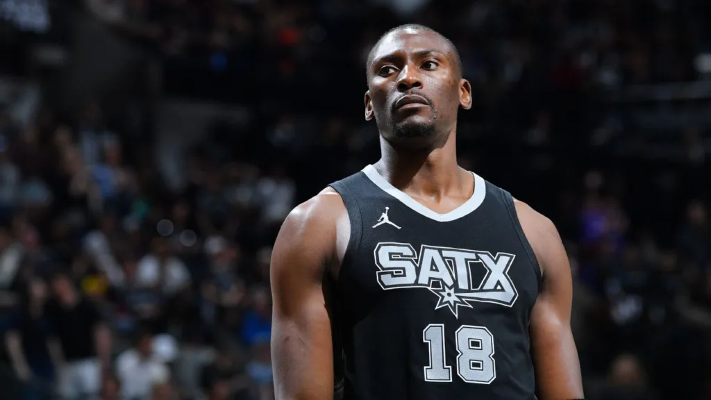 Spurs, center Bismack Biyombo agree to 1-year deal