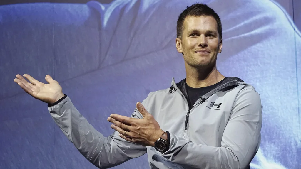 Tom Brady Called Out by NFL Exec amid Raiders Rumors, 'You Can't Do It All'