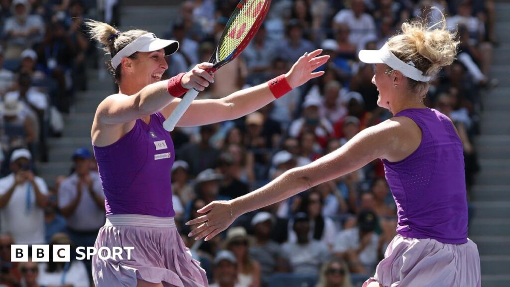 Gabriela Dabrowski and Erin Routliffe celebrate