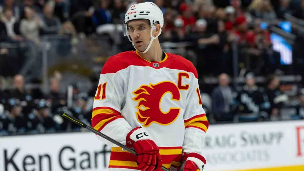 Watch Live: Mikael Backlund talks new contract extension with Flames