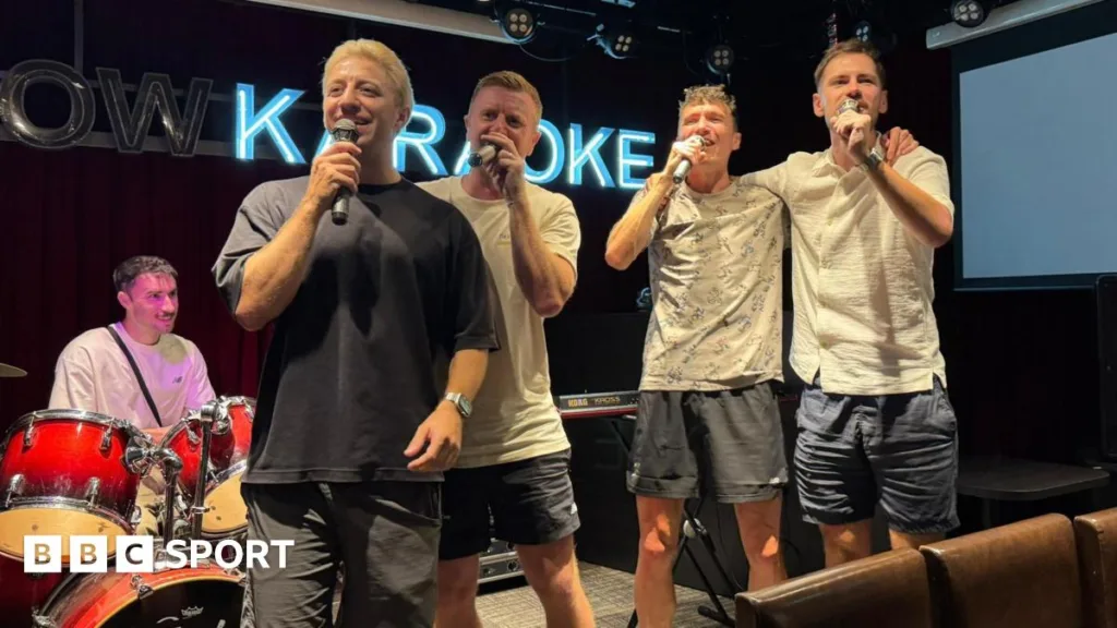 Jake Wightman singing karaoke
