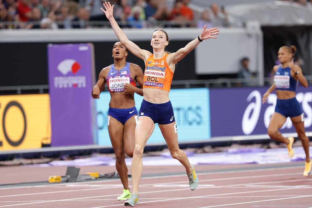 World Champs WomenaEs 400H aE Bol Made Her Roll Look
