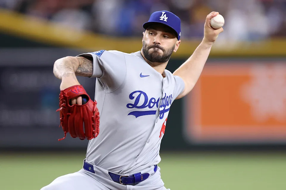 PHOENIX, ARIZONA - SEPTEMBER 23: Relief pitcher Tanner Scott #66 of the Los Angeles Dodgers pitches against the Arizona Diamondbacks during the ninth inning at Chase Field on September 23, 2025 in Phoenix, Arizona. The Diamondbacks defeated the Dodgers 5-4. (Photo by Chris Coduto/Getty Images)